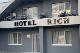 Отель «Rich»